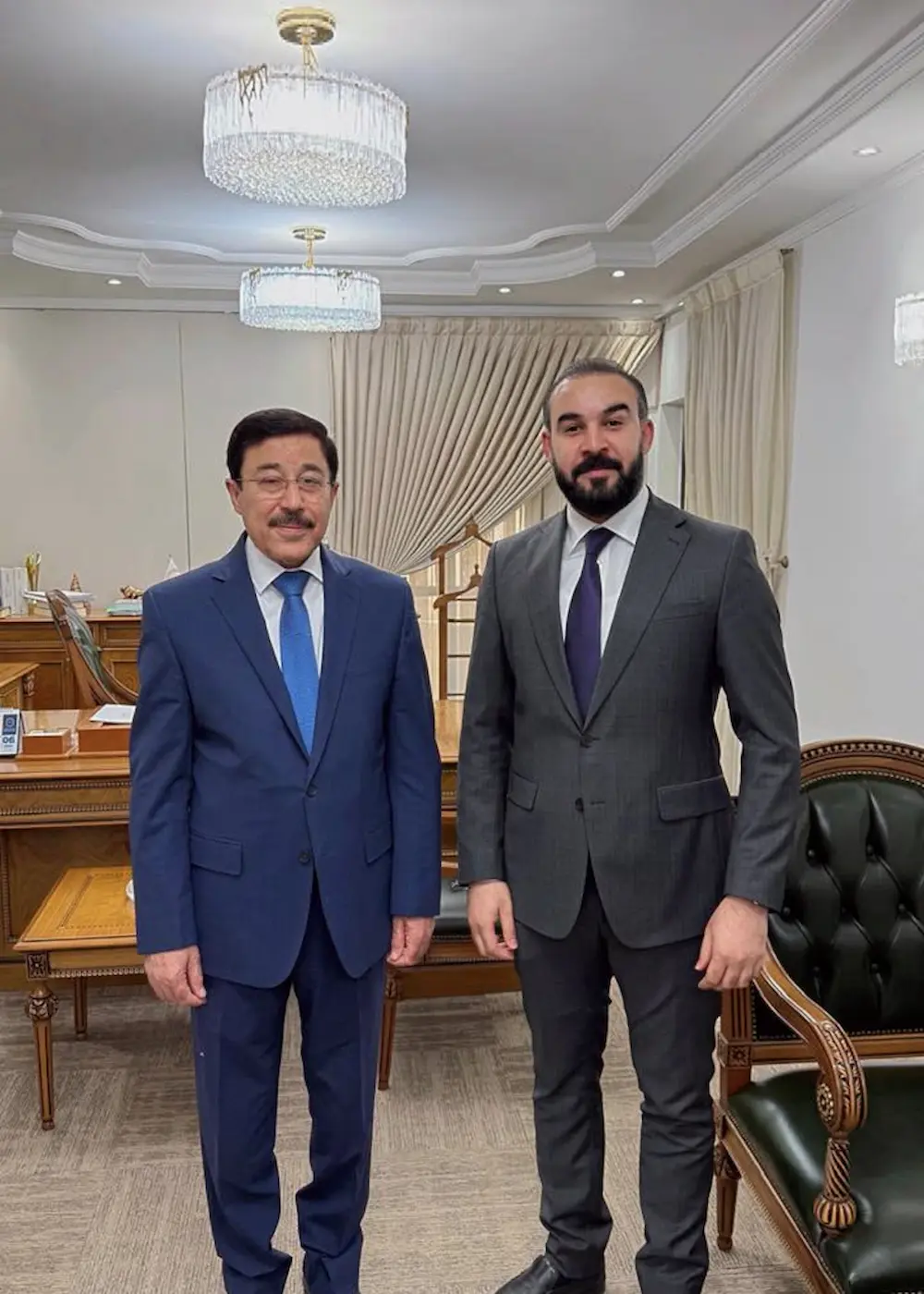 أحمد العامري المدير المفوض والمؤسس لشركة رؤية الخبراء في لقاء رسمي